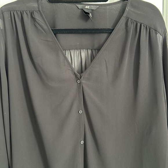 H & M sheer black 3/4 sleeve balloon sleeve button down v-neck top. - Picture 3 of 7